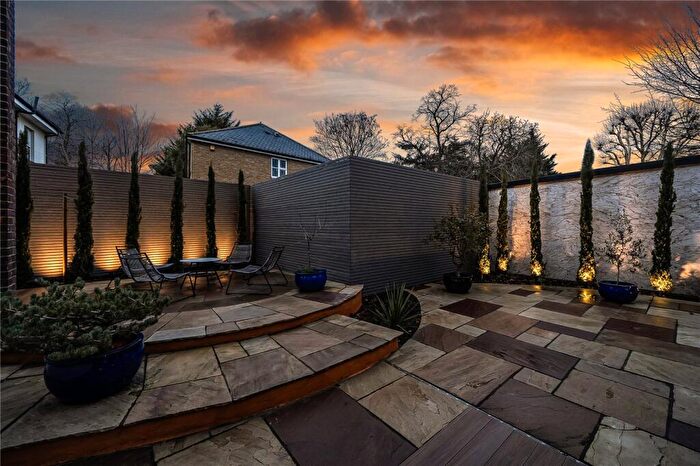 2 Bedroom Apartment For Sale In Brandram Road, London, SE13