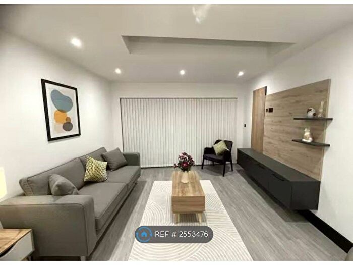 2 Bedroom Flat To Rent In Laurie Grove, London, SE14