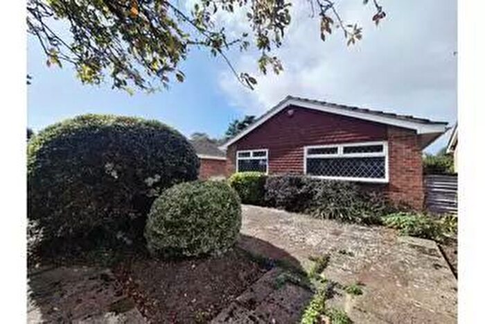 2 Bedroom Detached Bungalow For Sale In Bradstow Way, Broadstairs, CT10