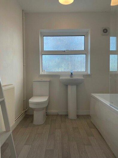 3 Bedroom Semi-Detached House To Rent In Station Road, North Hykeham, Lincoln, LN6