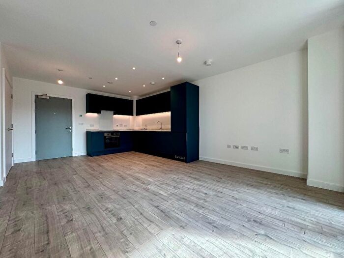 1 Bedroom Flat To Rent In Munton, Elephant Amp; Castle, London, SE17
