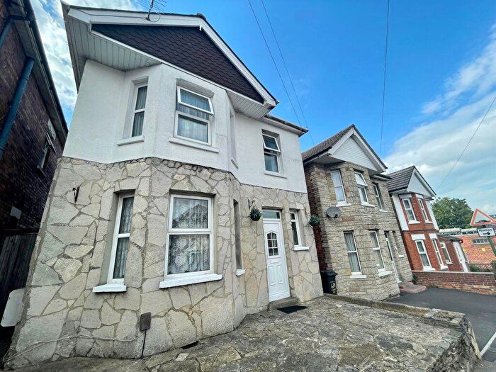 4 Bedroom House To Rent In Four Double Bedroom Student House, Winton (), P04