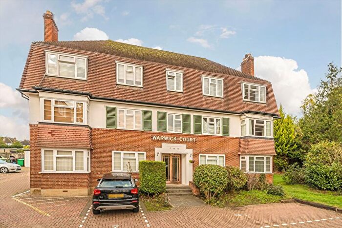 1 Bedroom Flat For Sale In Hook Road, Surbiton, KT6
