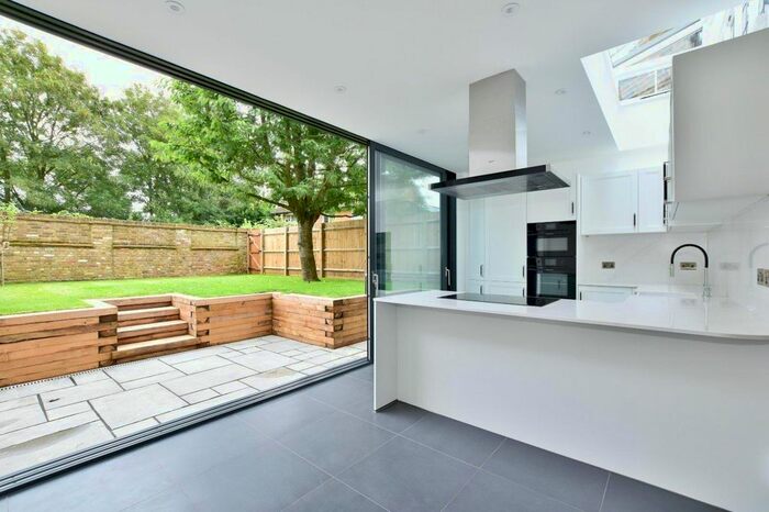 4 Bedroom Property To Rent In High Street, Abbots Langley, WD5