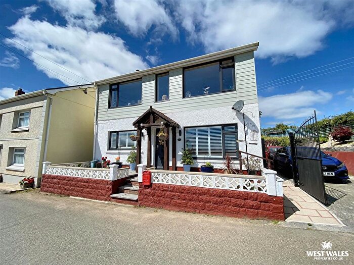 4 Bedroom Detached House For Sale In Heol Smyrna, Llangain, Carmarthen, SA33