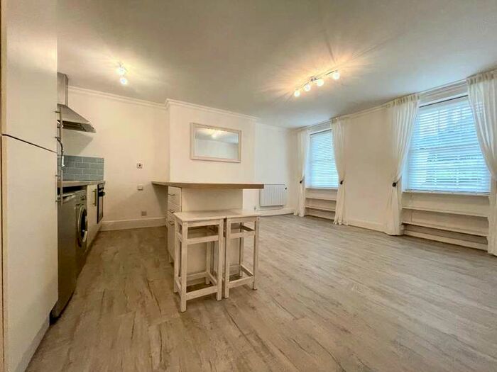 1 Bedroom Apartment To Rent In London Road Cheltenham, GL52