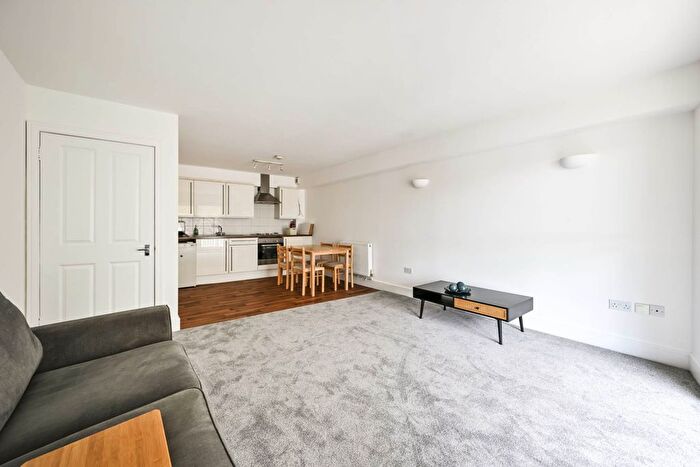 1 Bedroom Flat To Rent In Robinson Road London, Colliers Wood, SW17