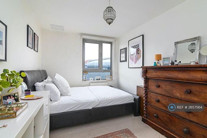 2 Bedroom Flat To Rent In Eden Grove, London, N7