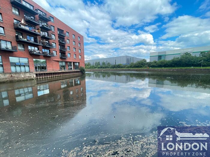 1 Bedroom Flat To Rent In Gillender Street, Bow, London, E3