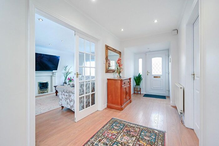 5 Bedroom Detached House For Sale In Shirley Avenue, Hove, BN3
