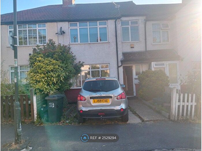 3 Bedroom Terraced House To Rent In De'arn Gardens, Mitcham, CR4