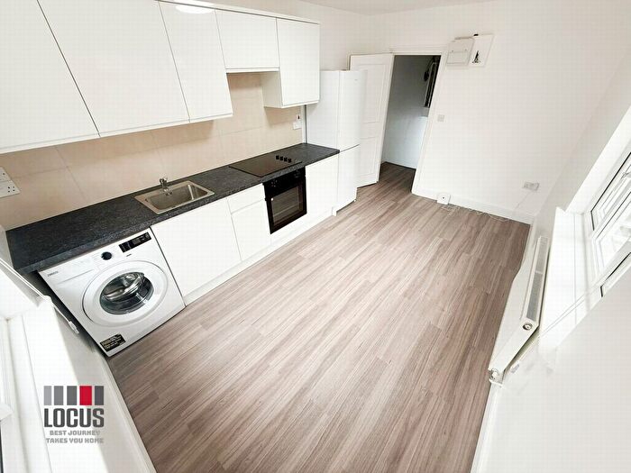 1 Bedroom Flat To Rent In Stoke Newington Road, London, N16