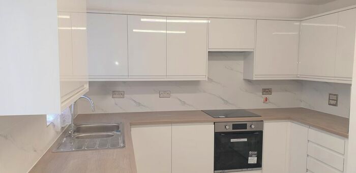 5 Bedroom Town House To Rent In Merbury Road, London, SE28