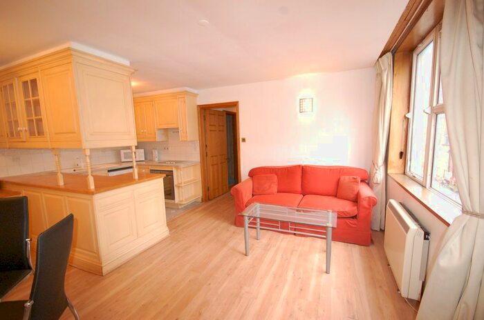 1 Bedroom Flat To Rent In Barrett Street, London, W1U