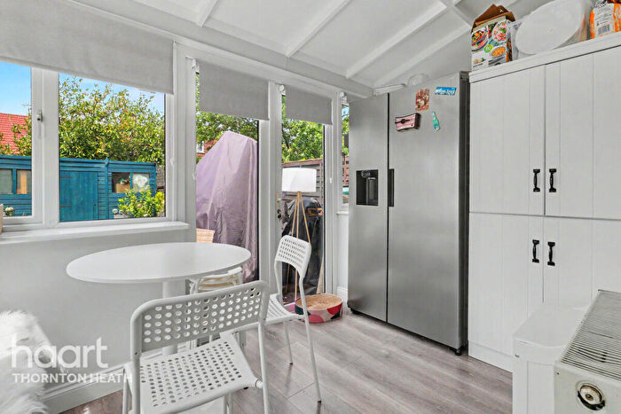 4 Bedroom Semi-Detached House For Sale In Quadrant Road, Thornton Heath, CR7