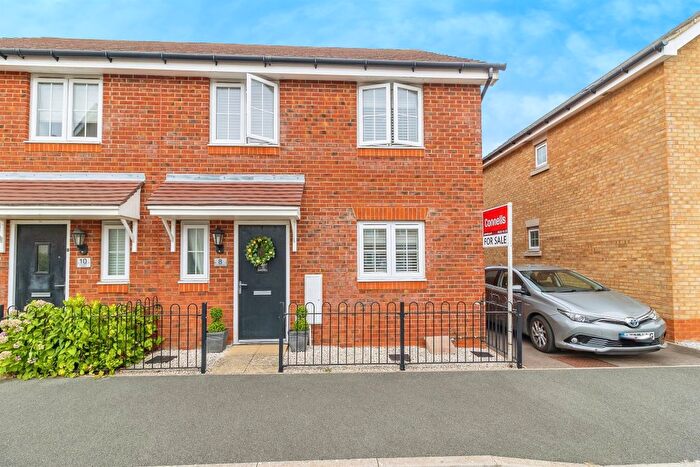 4 Bedroom Semi-Detached House For Sale In Shackleton Gardens, Flitwick, Bedford, MK45