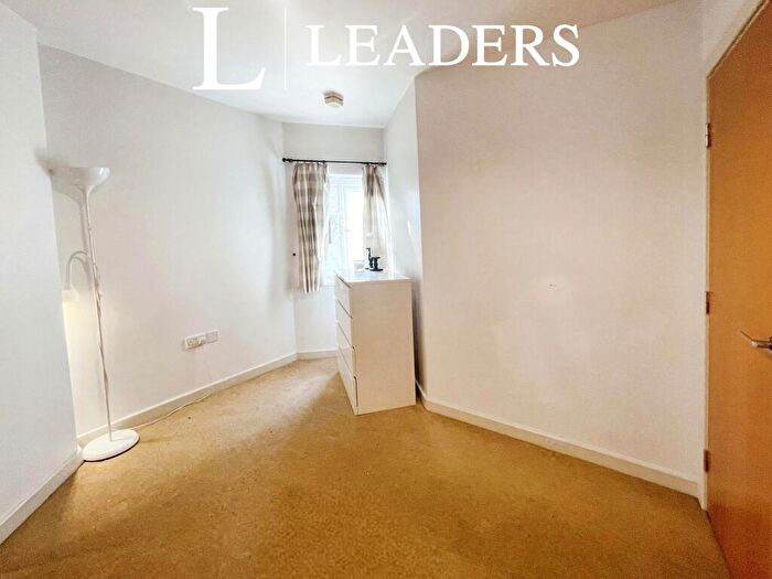 2 Bedroom Apartment To Rent In Gloucester Square, Southampton, SO14