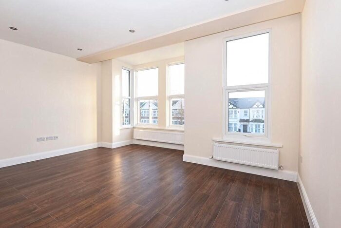 1 Bedroom Flat For Sale In Westbury Avenue, London, N22