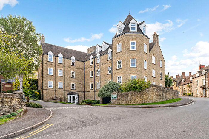 1 Bedroom Flat For Sale In Upper Brook Hill, Woodstock, OX20
