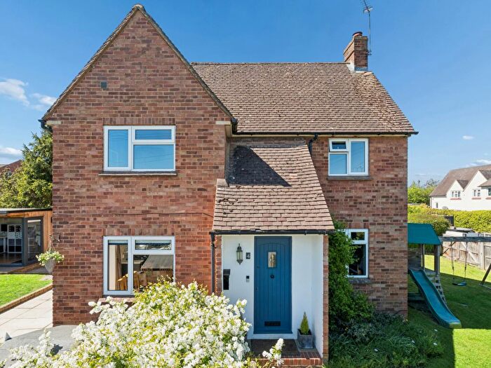 3 Bedroom Semi-Detached House For Sale In Pond Close, Amersham, HP7