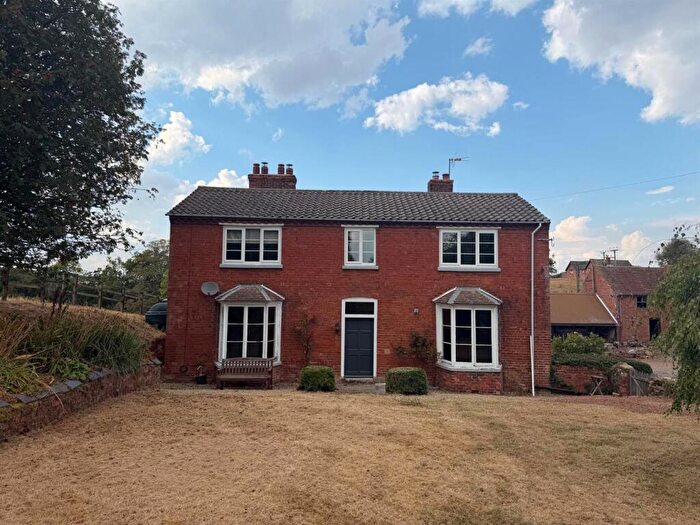 4 Bedroom Detached House To Rent In Home Farm Farmhouse, Shakenhurst, DY14