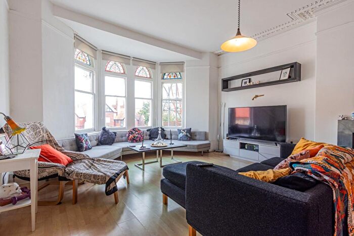 1 Bedroom Flat To Rent In Stanwell Road, Penarth, CF64