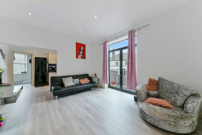 1 Bedroom Property To Rent In Roehampton Lane, London, SW15