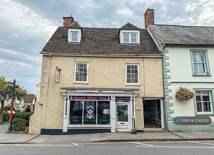 2 Bedroom Flat To Rent In Cricklade, Swindon, SN6