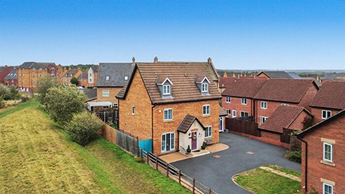 5 Bedroom Detached House For Sale In Cotswold Close, Little Stanion, NN18