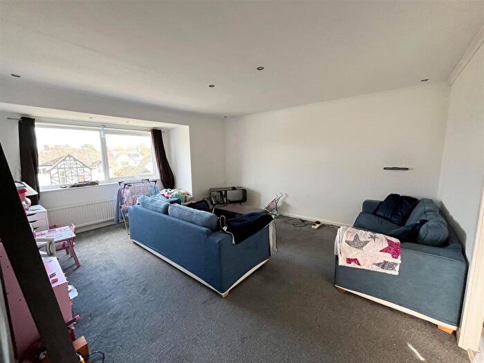 2 Bedroom Apartment To Rent In Green Hall Mews, Wilmslow, SK9