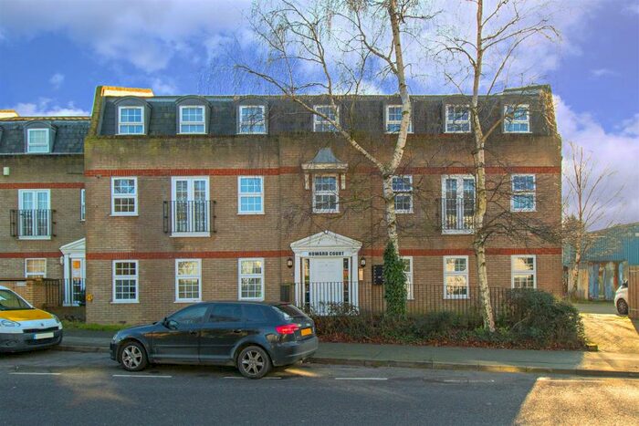 2 Bedroom Flat To Rent In Howard Court, Howard Close, EN9