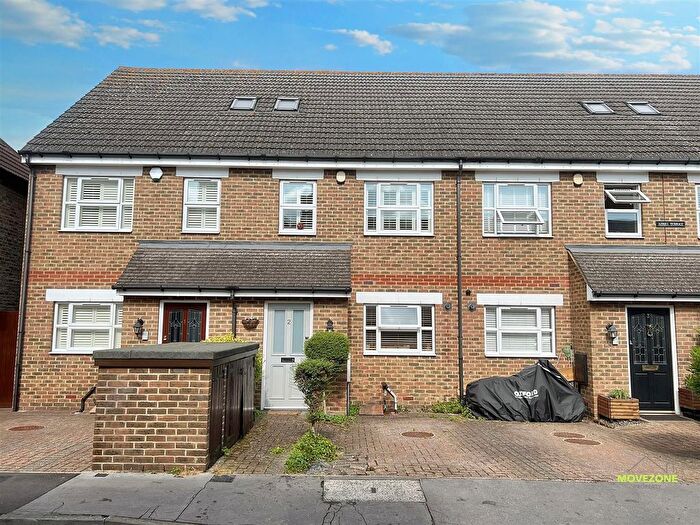 3 Bedroom Property To Rent In Azriel Terrace, Kent Road, West Wickham, BR4