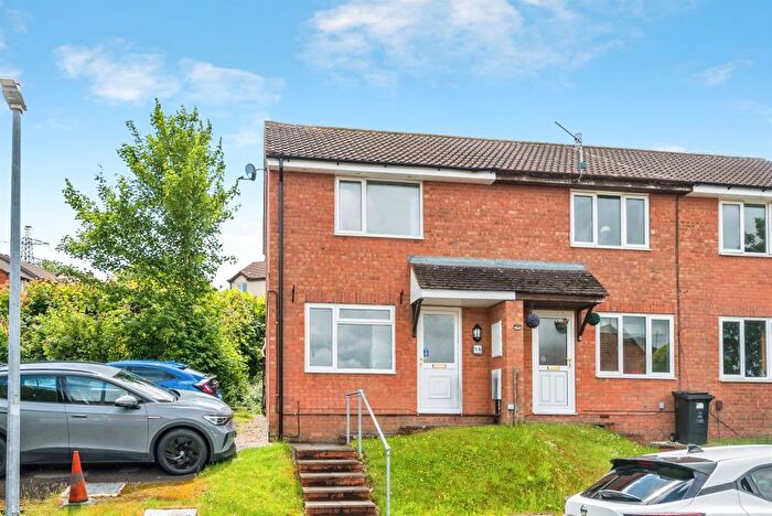 2 Bedroom End Of Terrace House For Sale In Chives Way, Swindon, SN2