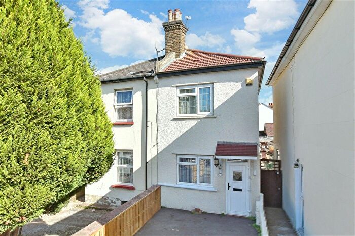 3 Bedroom Semi-Detached House For Sale In Bensham Lane, Thornton Heath, Surrey, CR7