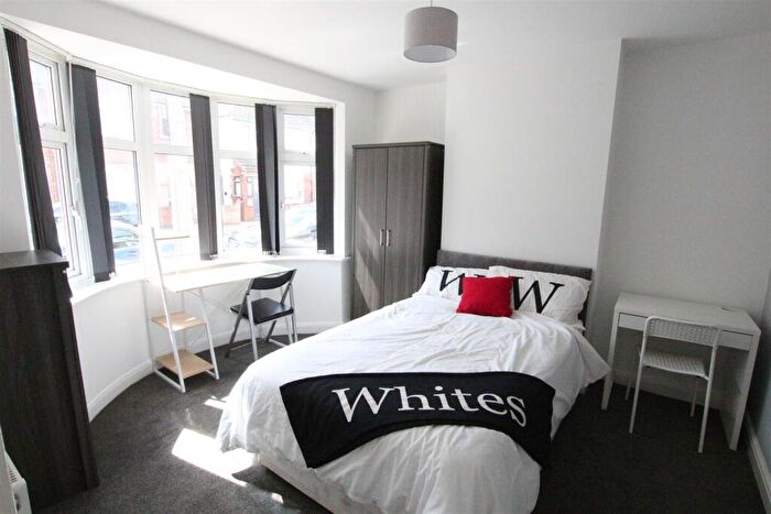 5 Bedroom House To Rent In Southfield Avenue, Northampton, NN4