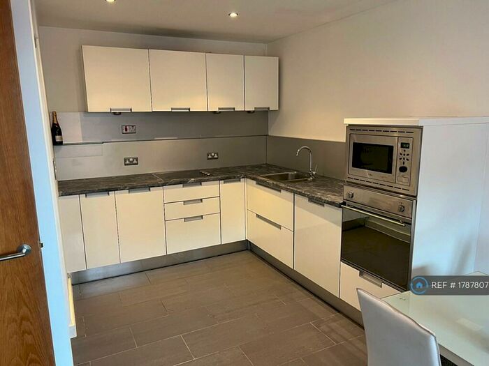 1 Bedroom Flat To Rent In Barton Place, Manchester, M4
