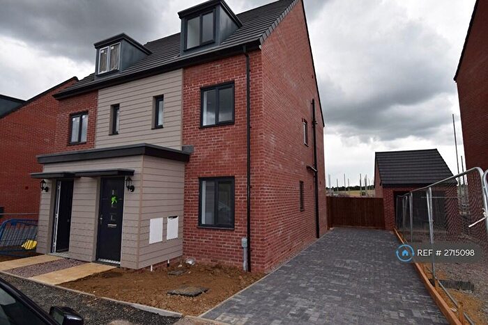 3 Bedroom Detached House To Rent In Fitzhugh Rise, Wellingborough, NN8