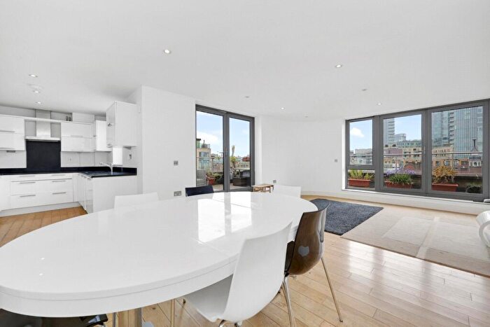 2 Bedroom Penthouse To Rent In Henriques Street, E1