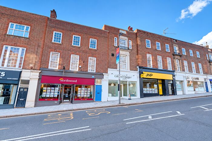 2 Bedroom Flat To Rent In Crendon Street, High Wycombe, Buckinghamshire, HP13