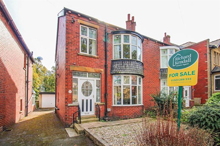 3 Bedroom Semi-Detached House For Sale In Heaton Avenue, Earlsheaton, Dewsbury, WF12