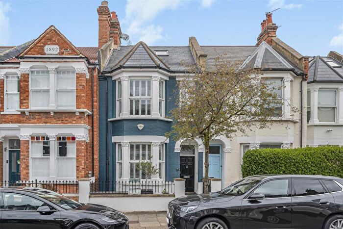 4 Bedroom House For Sale In Ingham Road, West Hampstead, NW6