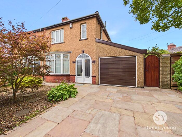 3 Bedroom Semi-Detached House For Sale In Parsonage Road, Blackburn, BB1
