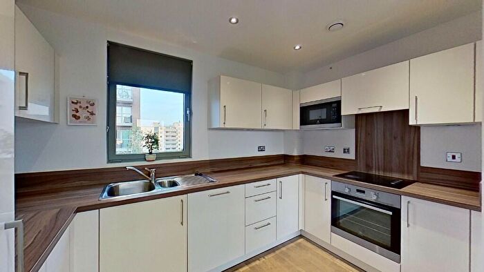 3 Bedroom Penthouse To Rent In Meadow Court, London, E16