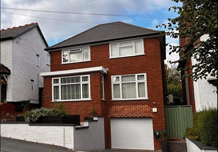 3 Bedroom Detached House For Sale In Fairfield Road, Halesowen, B63