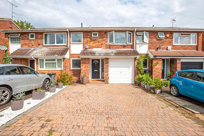 3 Bedroom Terraced House For Sale In Galsworthy Drive, Reading, RG4