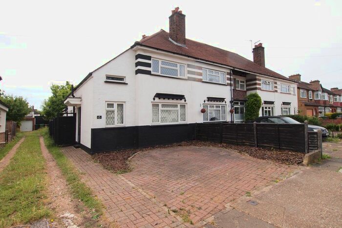 4 Bedroom End Of Terrace House To Rent In Meadowview Road, Epsom, Surrey, KT19