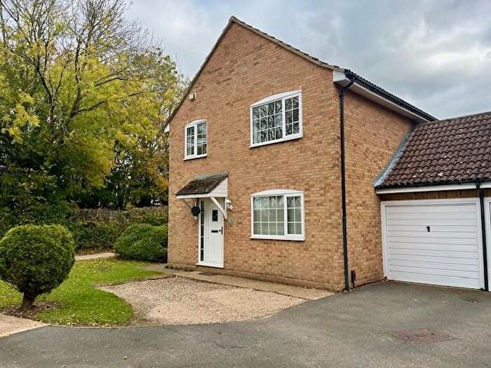 4 Bedroom Link Detached House For Sale In Seven Acres, New Ash Green, DA3