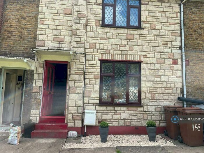 3 Bedroom Terraced House To Rent In Darnley Road, Strood, ME2