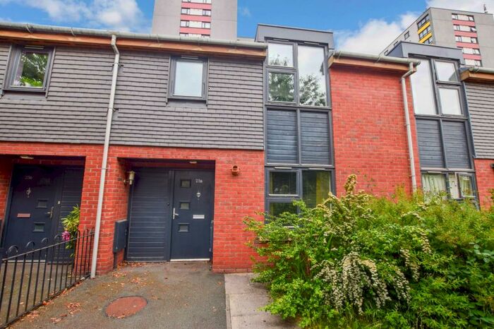 3 Bedroom Terraced House To Rent In Anaconda Drive, Salford, Manchester, M3