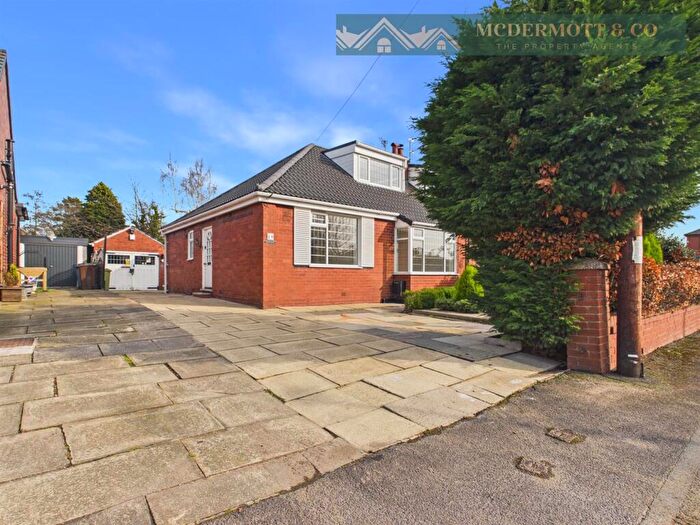 3 Bedroom Semi-Detached Bungalow For Sale In Laburnum Avenue, Failsworth, Manchester, M35